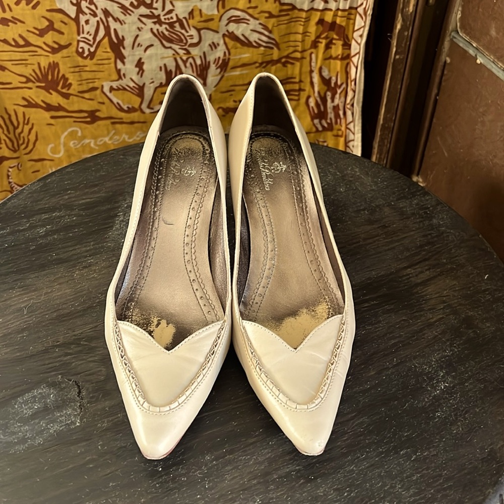 Brooks Brothers Vintage Cream Leather Heels